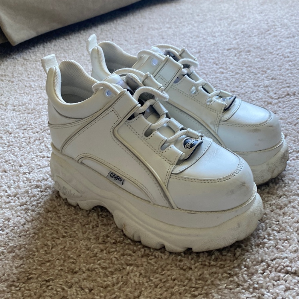Buffalo London Sneakers